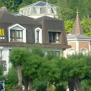 Hotel Ezeiza, San Sebastian
